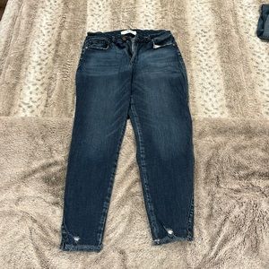 Women’s size 9/28 dark blue KanCan jeans
